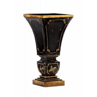 Planters & Topiaries